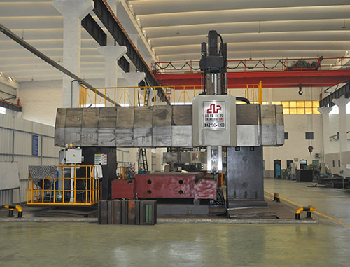 动柱式数控龙门镗铣床